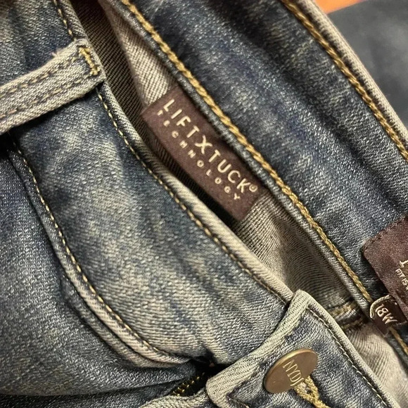 NYDJ JEANS,18w - Picture 7 of 7